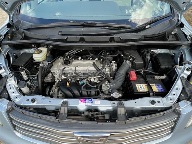 2011 Toyota Noah JDM car for sale — photo 13 of 17