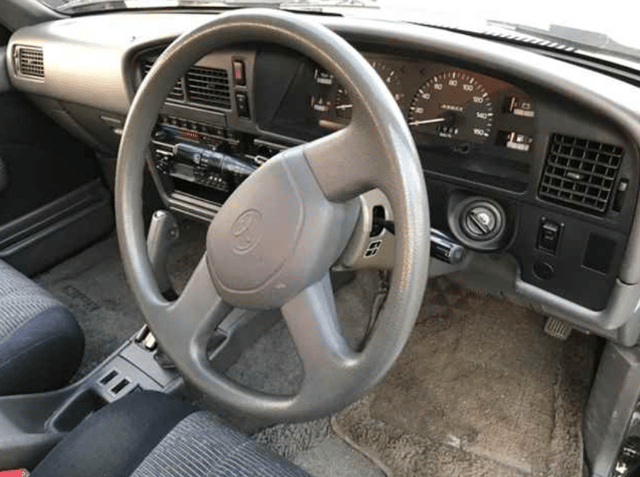 1995 Toyota Hilux Surf JDM car for sale — photo 3 of 3