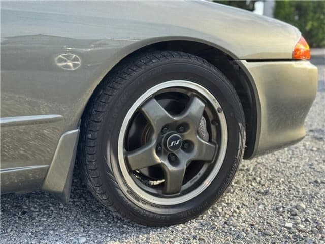 1992 Nissan Skyline JDM car for sale — photo 3 of 5