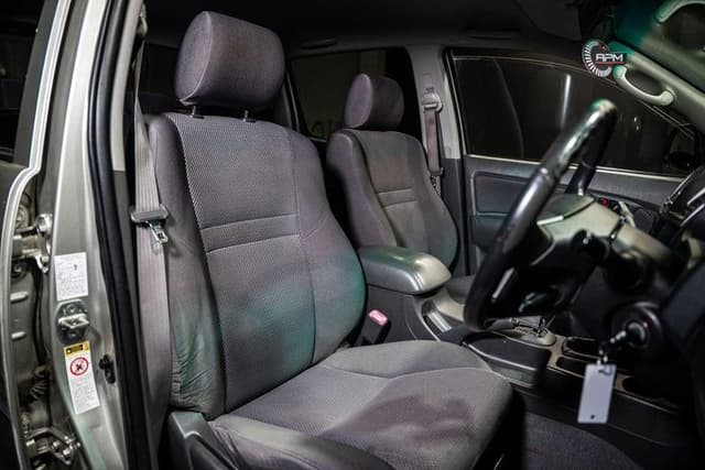 2012 Toyota Hilux JDM car for sale — photo 10 of 13