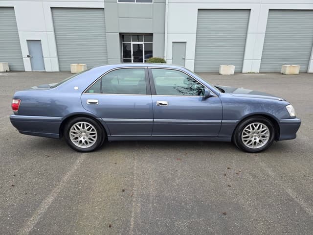 1999 Toyota Crown JDM car for sale — photo 8 of 13