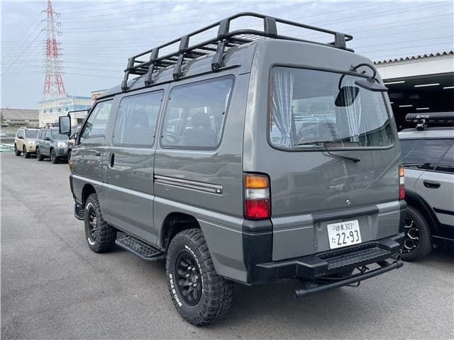 1995 Mitsubishi Delica JDM car for sale — photo 2 of 25