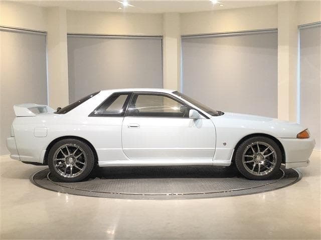 1993 Nissan Skyline JDM car for sale — photo 7 of 25