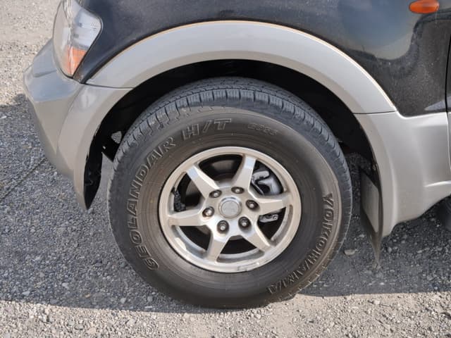 2001 Mitsubishi Pajero JDM car for sale — photo 19 of 25