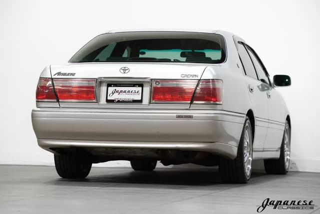 1999 Toyota Crown JDM car for sale — photo 8 of 25