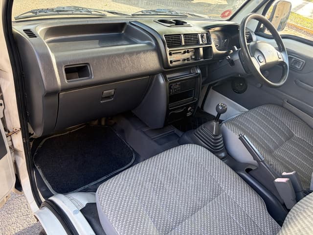 2000 Daihatsu Hijet JDM car for sale — photo 14 of 17