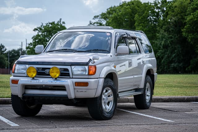 1996 Toyota Hilux Surf JDM car for sale — photo 8 of 14