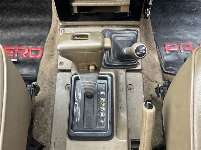 1990 Mitsubishi Pajero JDM car for sale — photo 4 of 24