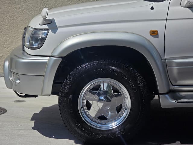 2001 Toyota Hilux Surf JDM car for sale — photo 16 of 25