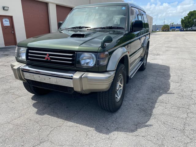 1997 Mitsubishi Pajero JDM car for sale — photo 11 of 15