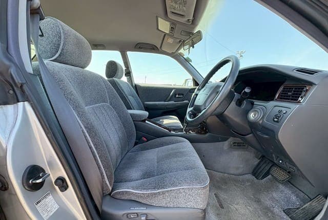 1999 Toyota Crown JDM car for sale — photo 25 of 25