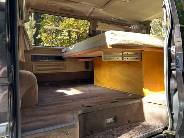 1994 Nissan Caravan JDM car for sale — photo 4 of 25