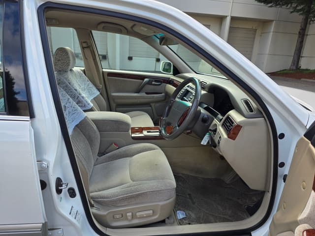 1999 Toyota Crown JDM car for sale — photo 10 of 14