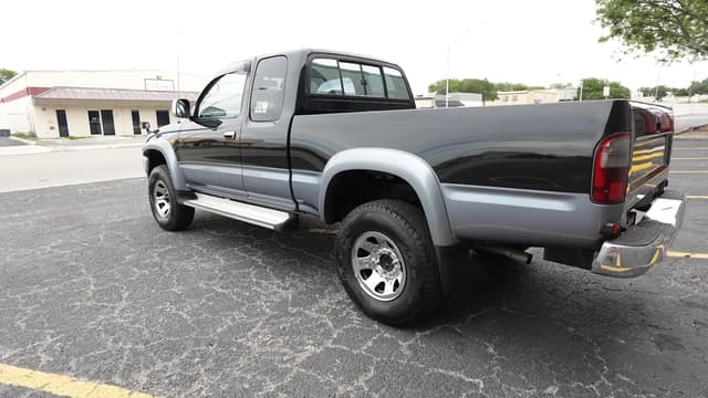 1998 Toyota Hilux JDM car for sale — photo 7 of 16