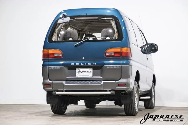 1994 Mitsubishi Delica JDM car for sale — photo 6 of 25