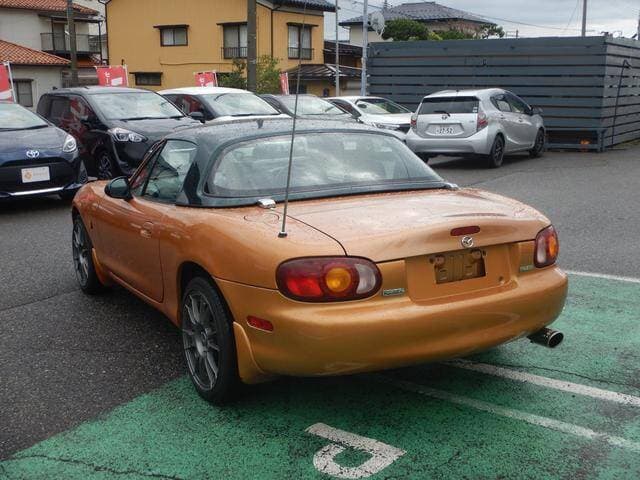 1998 Mazda Roadster (Eunos Roadster / MX-5) JDM car for sale — photo 6 of 20