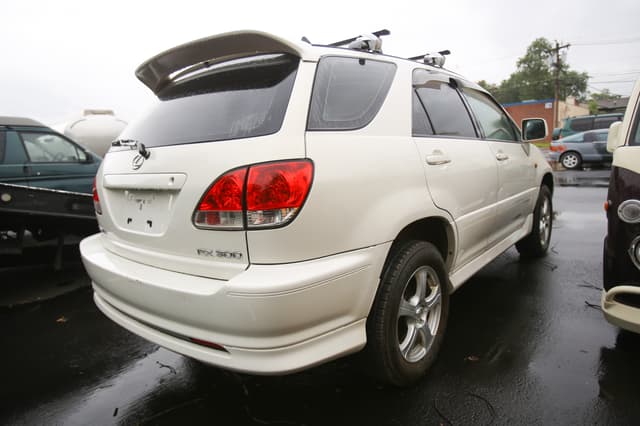 1998 Toyota Harrier JDM car for sale — photo 4 of 13