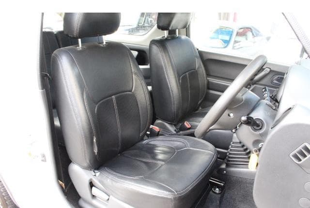 2010 Suzuki Jimny JDM car for sale — photo 20 of 25