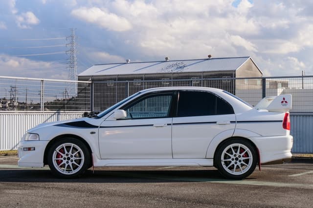2000 Mitsubishi Lancer Evolution JDM car for sale — photo 4 of 25
