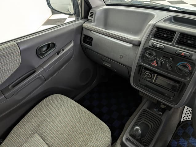 1996 Mitsubishi Pajero JDM car for sale — photo 15 of 24