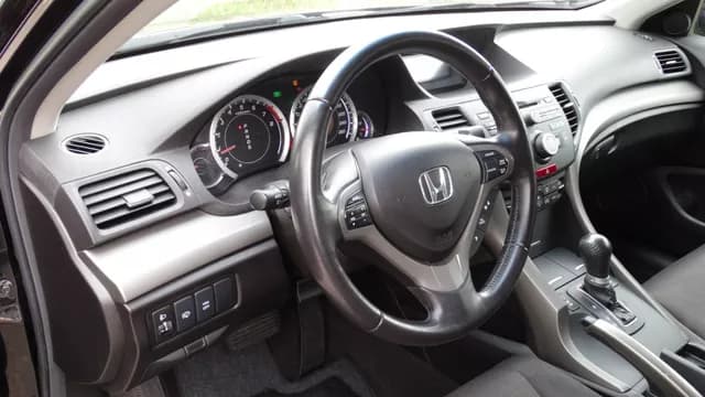 2009 Honda Accord JDM car for sale — photo 13 of 24