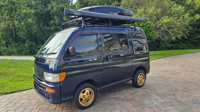 1997 Daihatsu Atrai JDM car for sale — photo 2 of 17