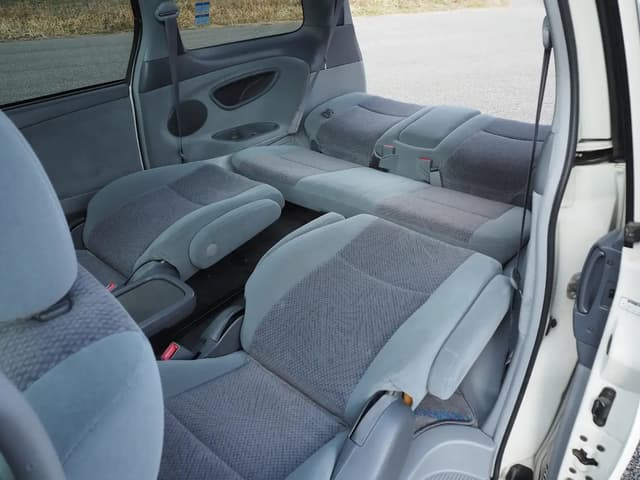 2001 Toyota Estima JDM car for sale — photo 15 of 25