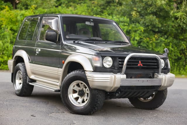 1993 Mitsubishi Pajero JDM car for sale — photo 6 of 25