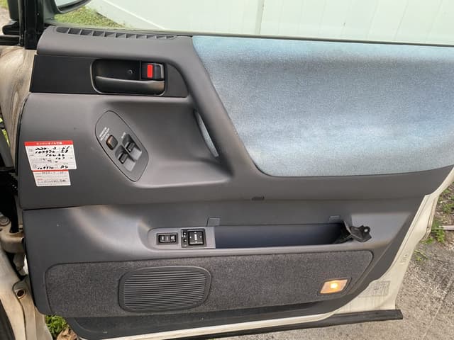 1999 Toyota Estima JDM car for sale — photo 9 of 17