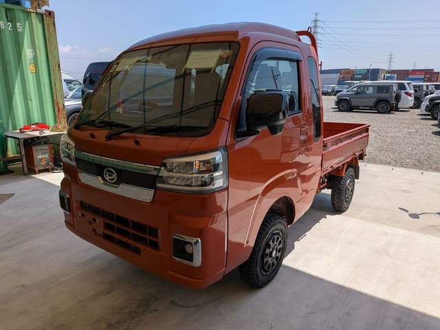 2025 Daihatsu Hijet JDM car for sale — photo 3 of 4