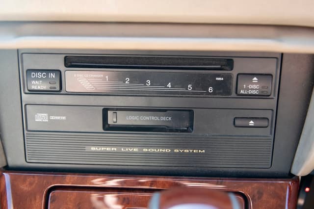 2000 Toyota Crown JDM car for sale — photo 18 of 25