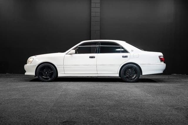 2000 Toyota Crown JDM car for sale — photo 7 of 18