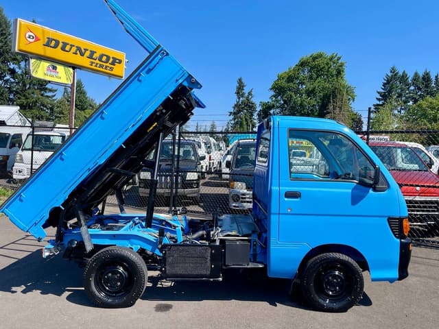 1998 Daihatsu Hijet JDM car for sale — photo 22 of 25
