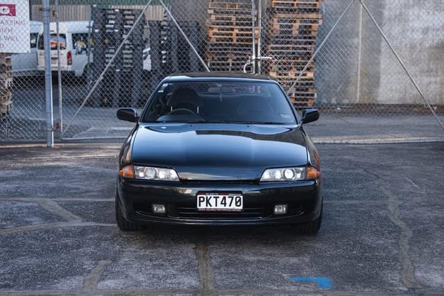 1992 Nissan Skyline JDM car for sale — photo 4 of 20