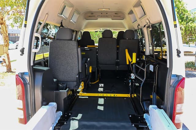 2011 Toyota HiAce JDM car for sale — photo 6 of 23