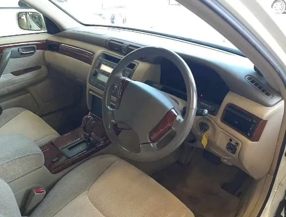 1999 Toyota Crown JDM car for sale — photo 7 of 7