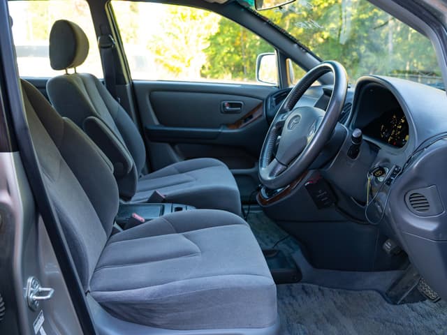 1999 Toyota Harrier JDM car for sale — photo 12 of 18