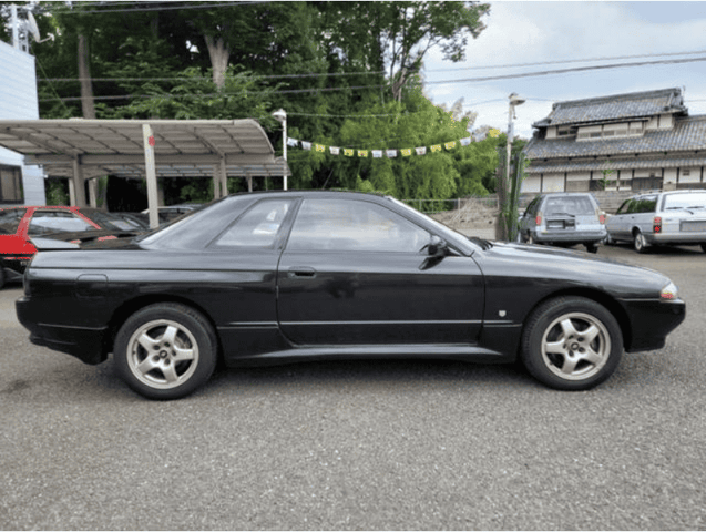 1990 Nissan Skyline JDM car for sale — photo 3 of 10