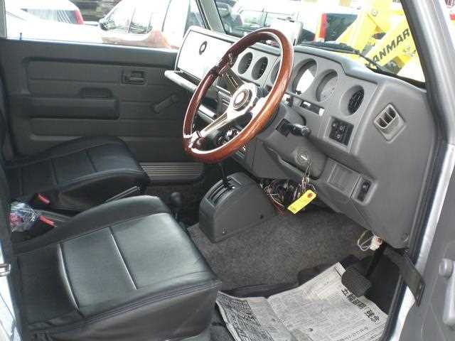 1998 Suzuki Jimny JDM car for sale — photo 9 of 16
