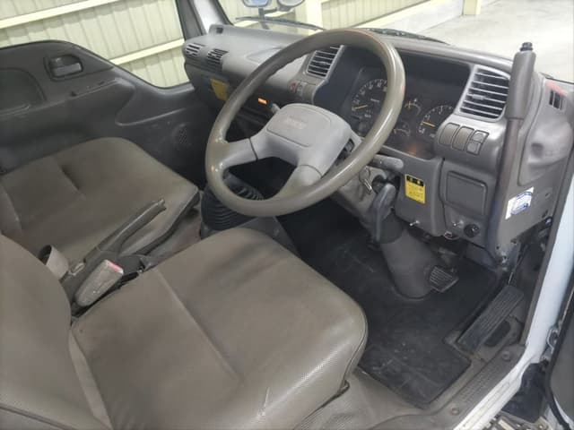 1996 Isuzu Elf JDM car for sale — photo 4 of 6
