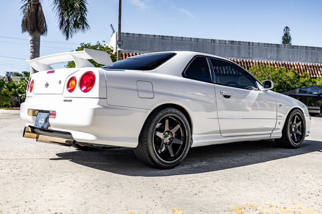 1999 Nissan Skyline JDM car for sale — photo 8 of 12