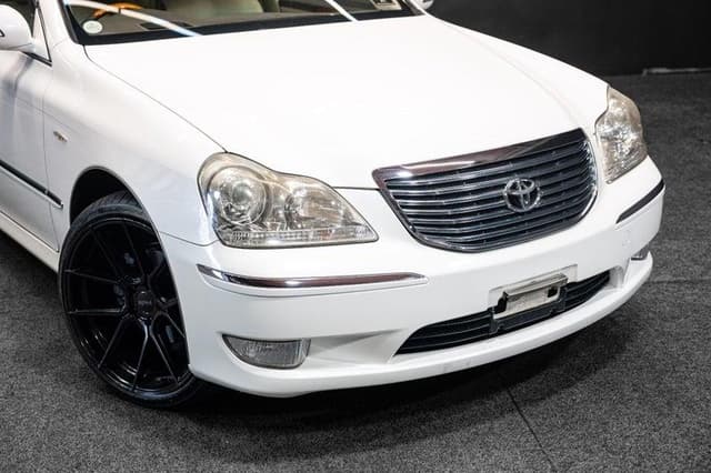 2004 Toyota Majesta JDM car for sale — photo 14 of 20