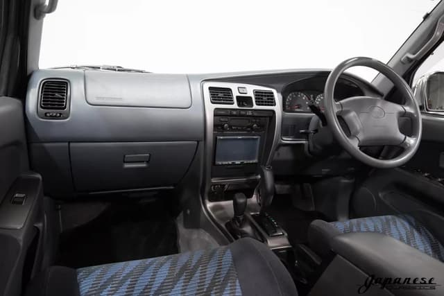 2000 Toyota Hilux JDM car for sale — photo 9 of 10