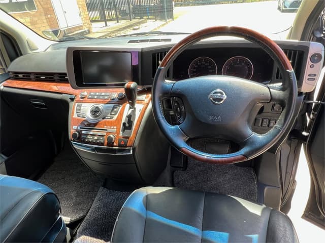 2009 Nissan Elgrand JDM car for sale — photo 12 of 16
