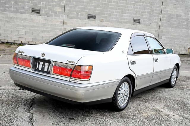 1999 Toyota Crown JDM car for sale — photo 13 of 22