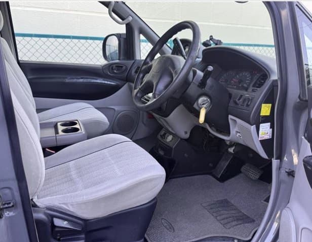 2001 Mitsubishi Delica JDM car for sale — photo 10 of 11