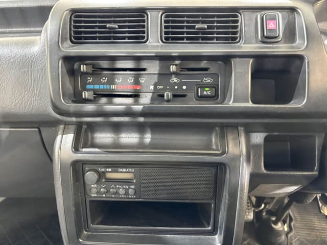 2001 Daihatsu Hijet JDM car for sale — photo 17 of 25