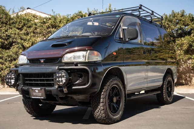 1994 Mitsubishi Delica JDM car for sale — photo 3 of 25