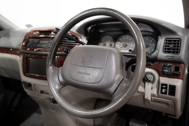 1997 Toyota HiAce JDM car for sale — photo 12 of 25