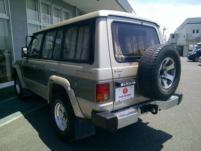 1990 Mitsubishi Pajero JDM car for sale — photo 4 of 20